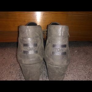 TOMS wedges